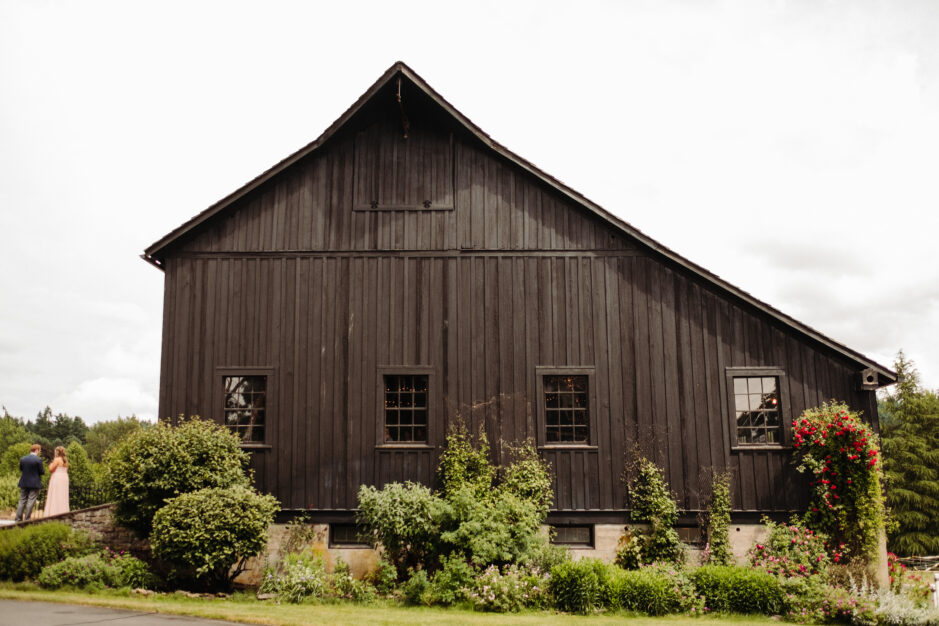 Barn Kestrel Wedding | West Linn, Oregon