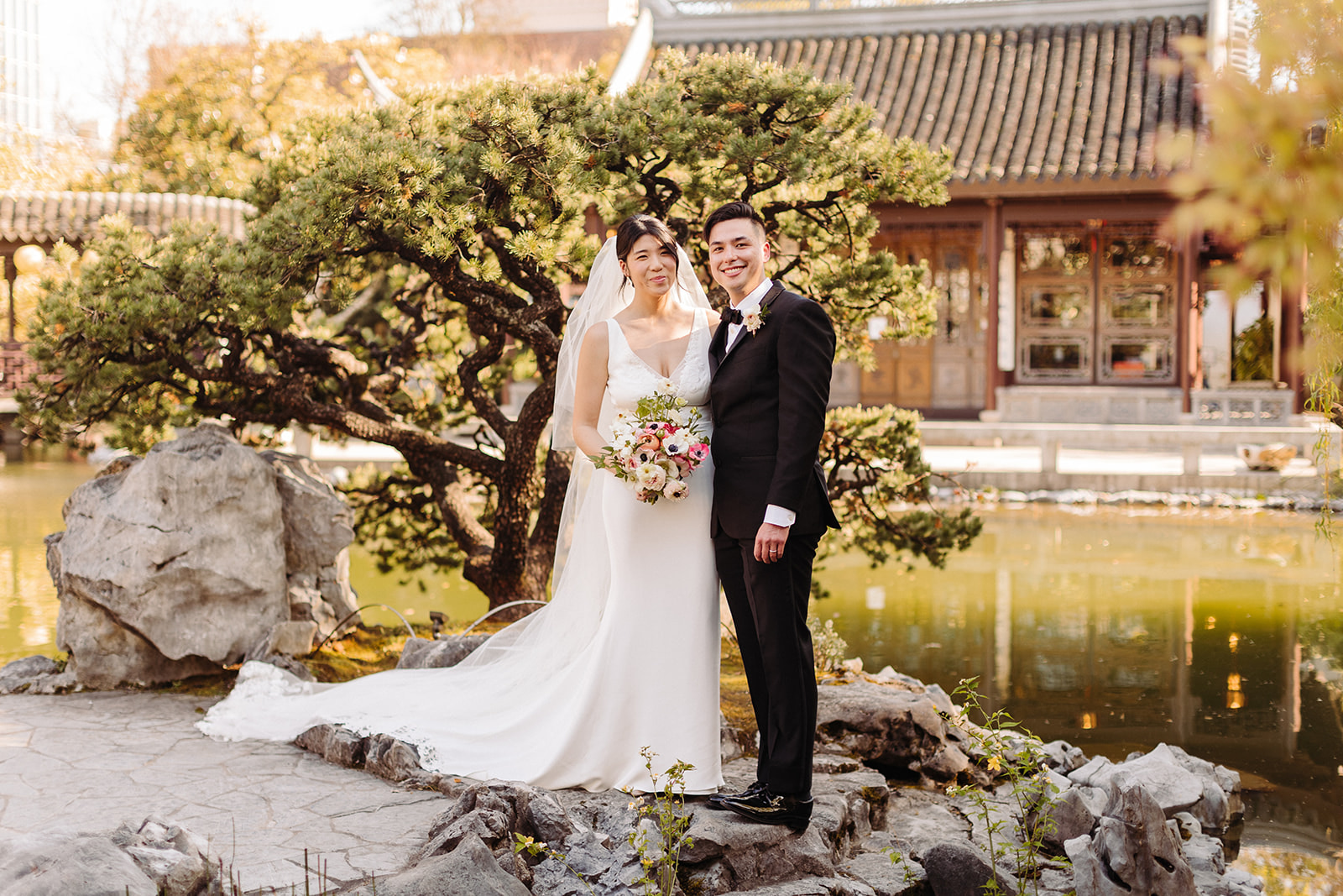 lan su chinese garden wedding in portland oregon